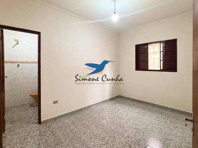 Casa para Venda em São José dos Campos - 4